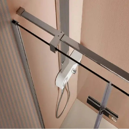 Infinity box doccia battente 8mm anticalcare cristallo trasparente H200, apertura battente verso interno, profili cromati