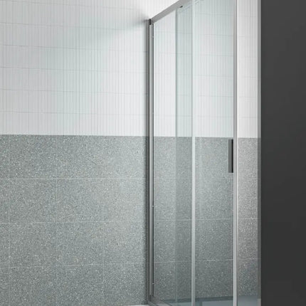 Porta doccia scorrevole EASY nicchia 6mm modello EASYPSC50, profili cromati, con piatto Flat grigio cemento e piastrelle bianche