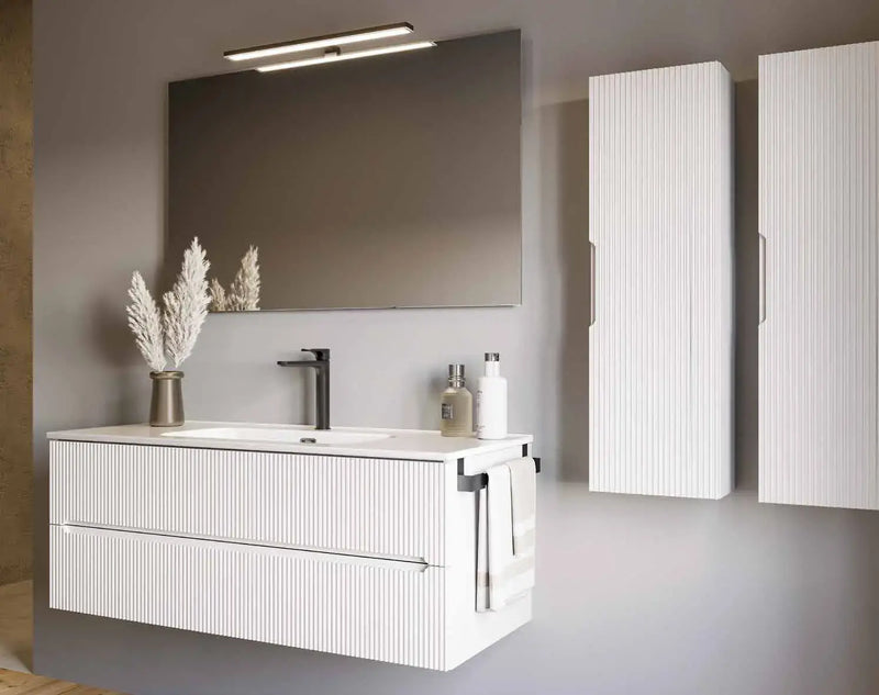 Mobile bagno sospeso 120 cm Bianco Neve con lavabo in ceramica e specchio LED – Verso Legnobagno (dettaglio 1)