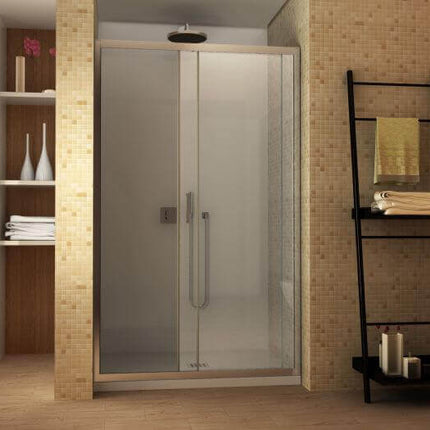 Porta doccia scorrevole trasparente 6mm anticalcare H190 in nicchia con piastrelle effetto legno e mosaico, bagno caldo